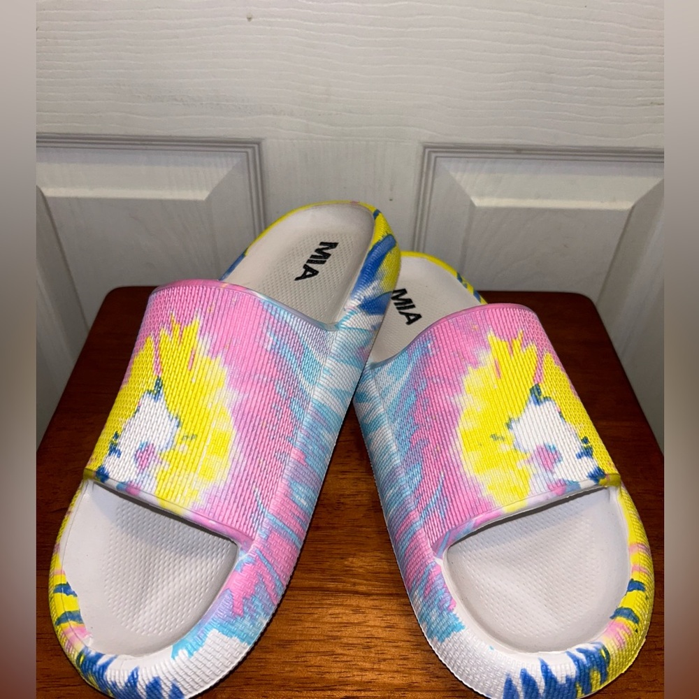 Worn Once Tie Dye Slippers Size 10.